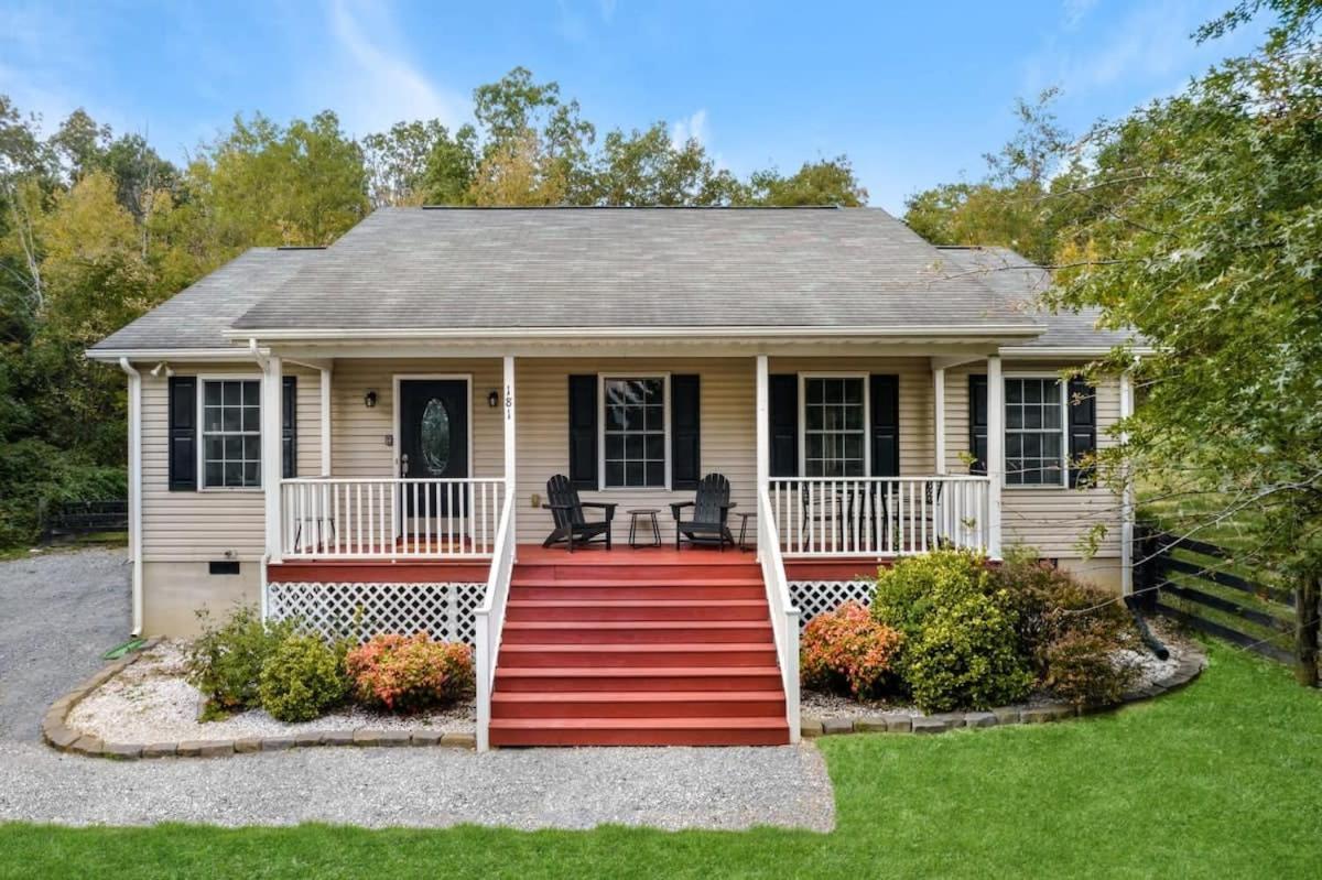 Modern Decor, Hot Tub, Fire Pit & River Access! Luray Εξωτερικό φωτογραφία