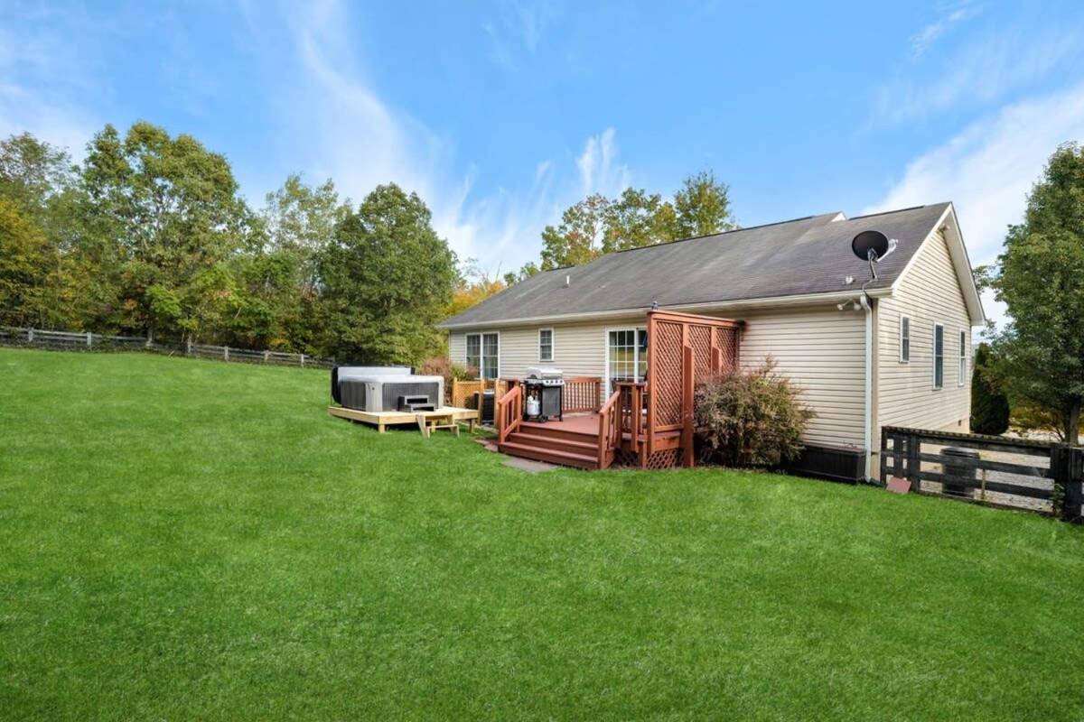 Modern Decor, Hot Tub, Fire Pit & River Access! Luray Εξωτερικό φωτογραφία