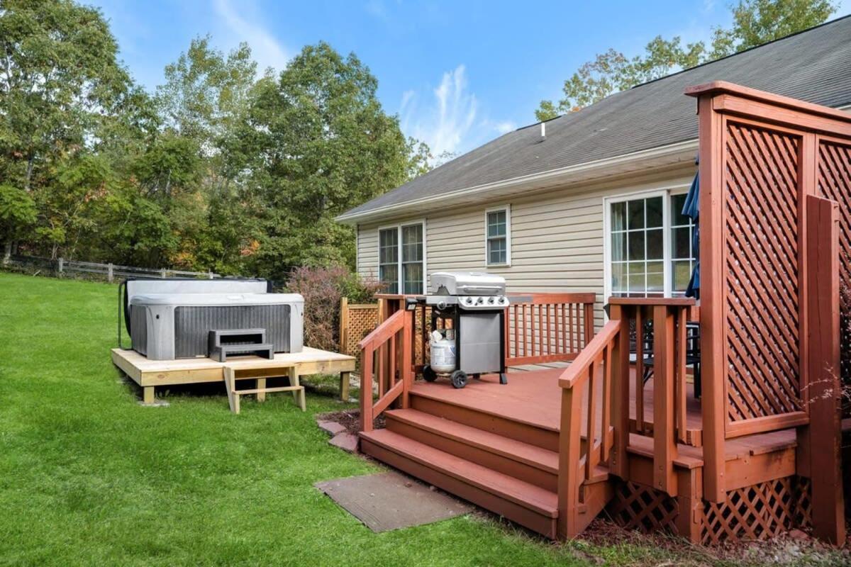 Modern Decor, Hot Tub, Fire Pit & River Access! Luray Εξωτερικό φωτογραφία